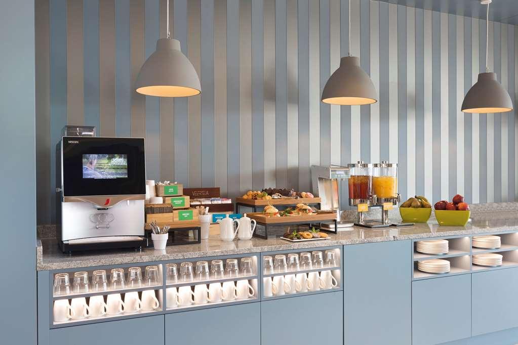 Hampton By Hilton Krakow Airport Hotel Balice Exterior photo